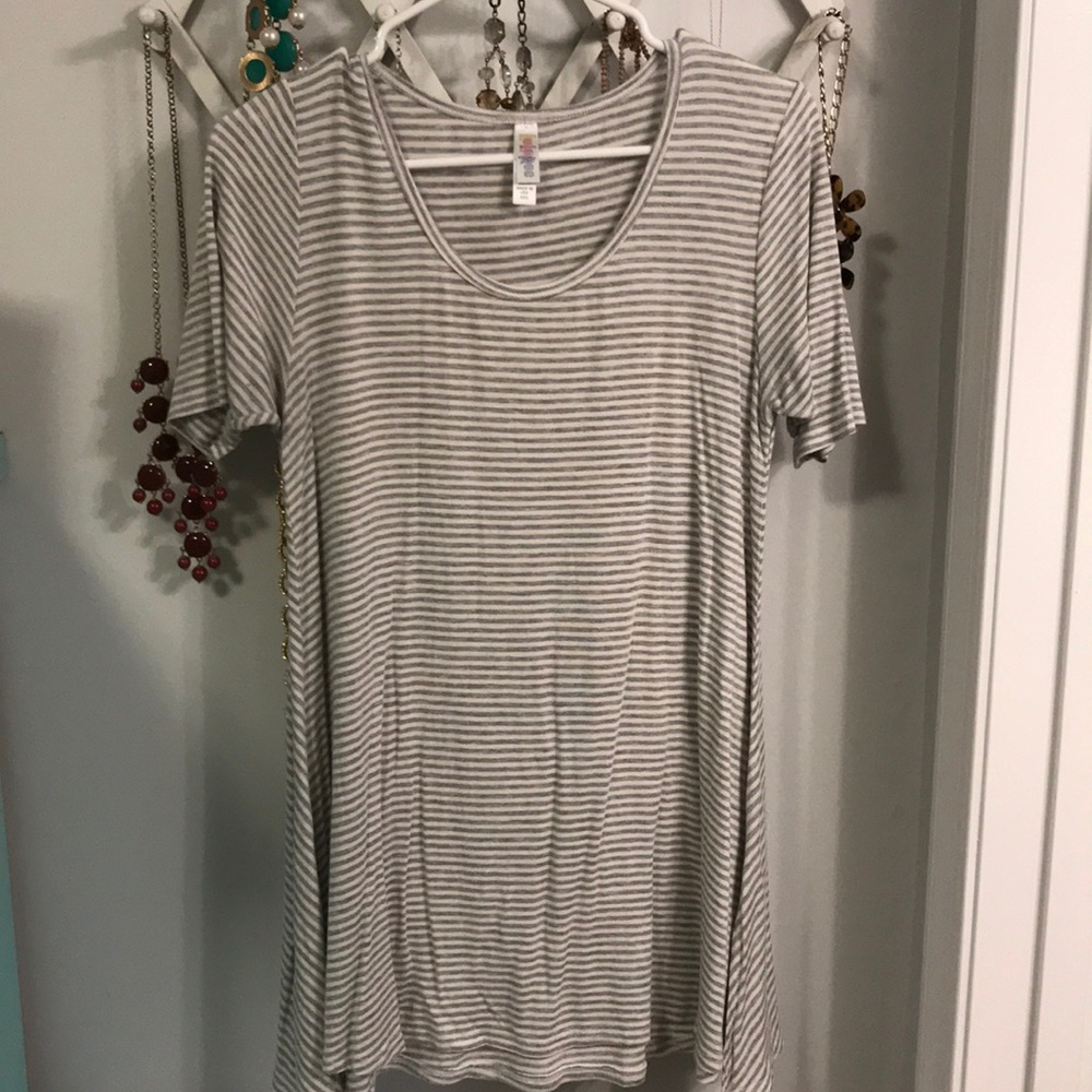 Grey and white perfect tee